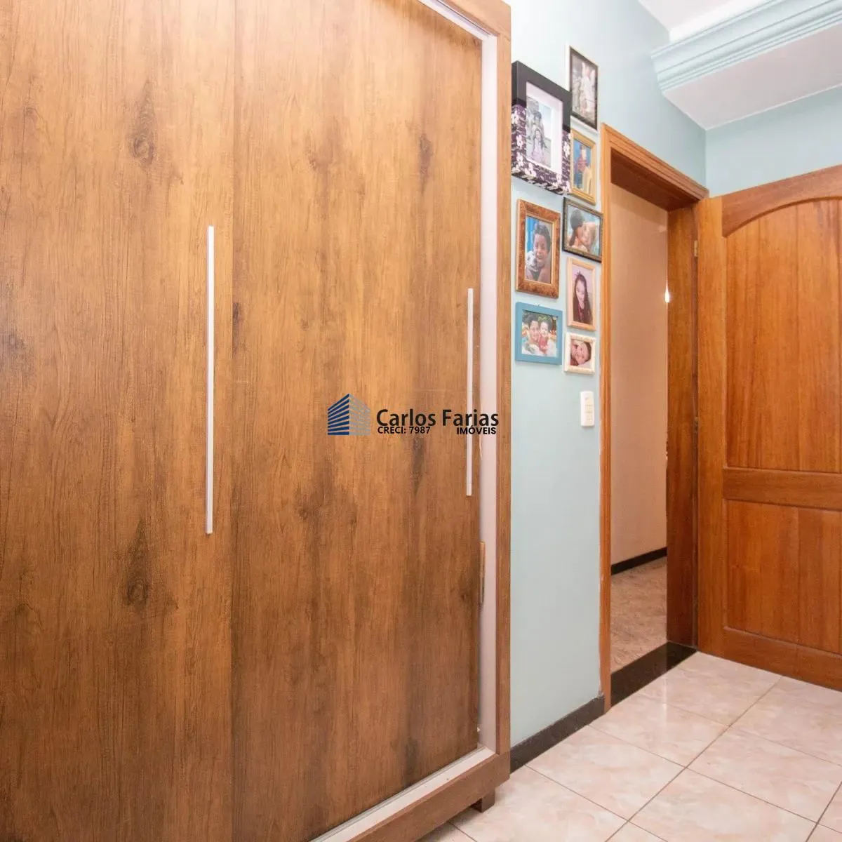 Imagem Casa para Venda em Brasília, Guará II, 5 dormitórios, 1 suíte, 3 banheiros, 2 vagas