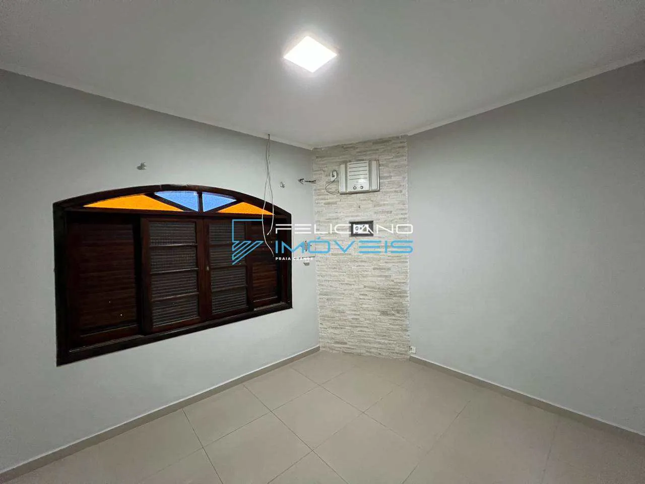 Imagem Casa com 2 quartos, Tupi, Praia Grande - R$ 680 mil, Cod: 7010