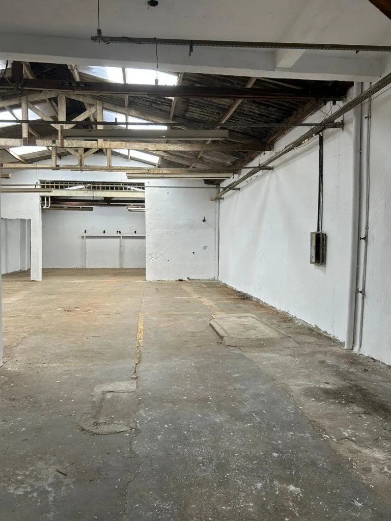 Foto do imóvel Galpão Comercial na Vila Antonieta - São Paulo-SP 380m² - 5 Banheiros Venda ou Locação