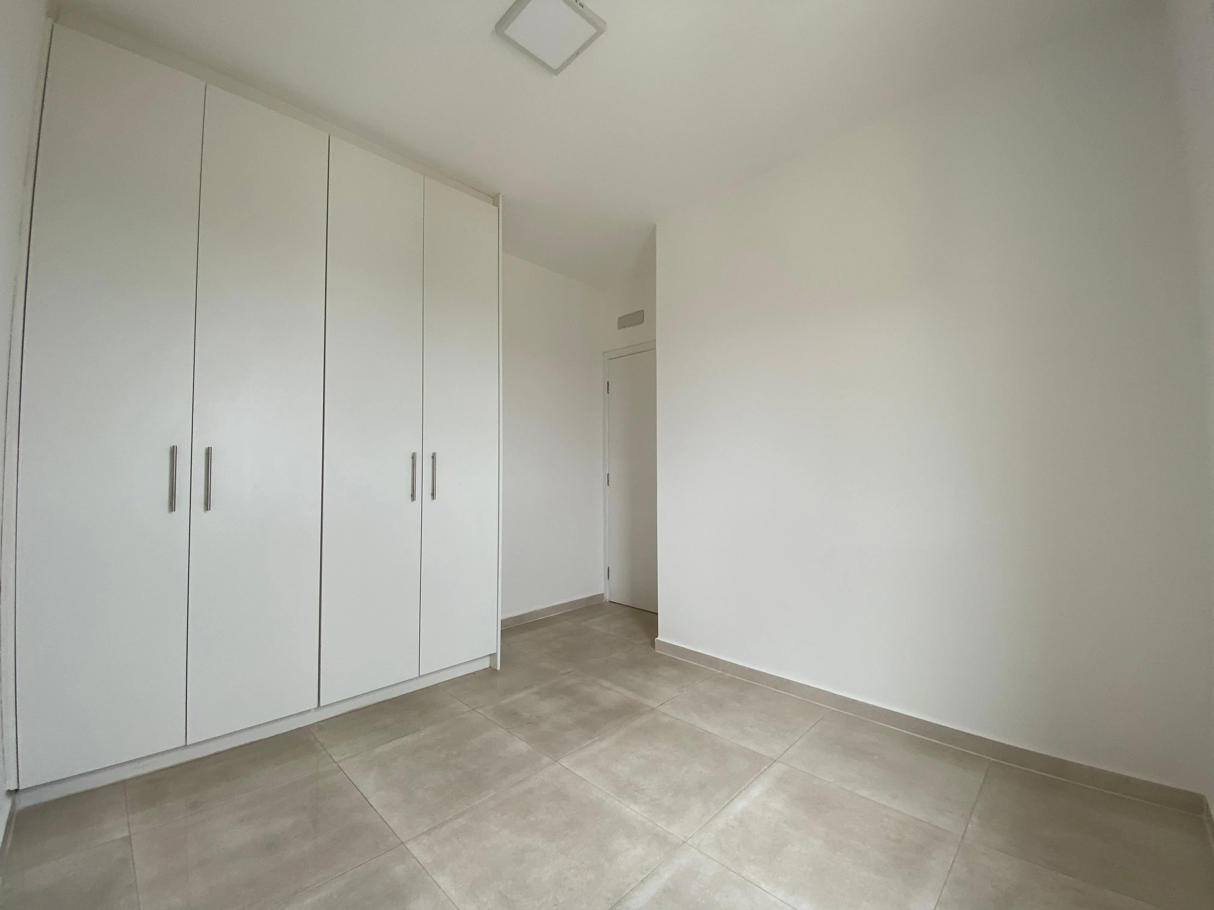 Imagem Lindo Apartamento de 83m² de 3 Dormitórios sendo 1 Suíte no Edifício Residencial Mandúria