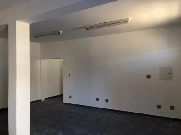 Imagem Barracão com 3 salas na Vila Engler