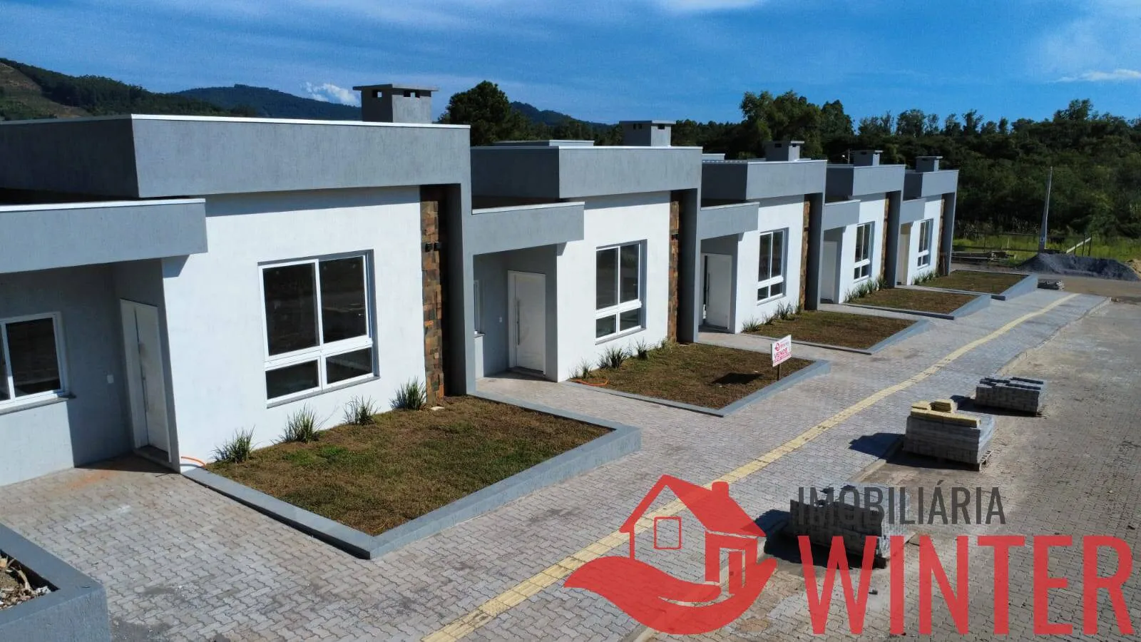 Foto do imóvel Casas térreas de 3 dormitórios com suíte na cidade de Feliz.
