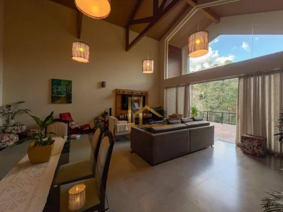 Imagem Casa Linear no Green Valley – 4 Suítes, Semi Porteira Fechada, Vista Deslumbrante e Sofisticação em Teresópolis