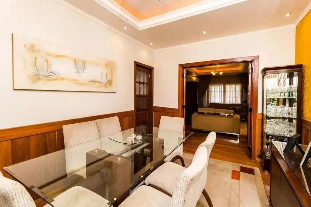 Imagem Casa com 3 dormitórios de 278m² à venda no Bairro Jardim Itú Sabará