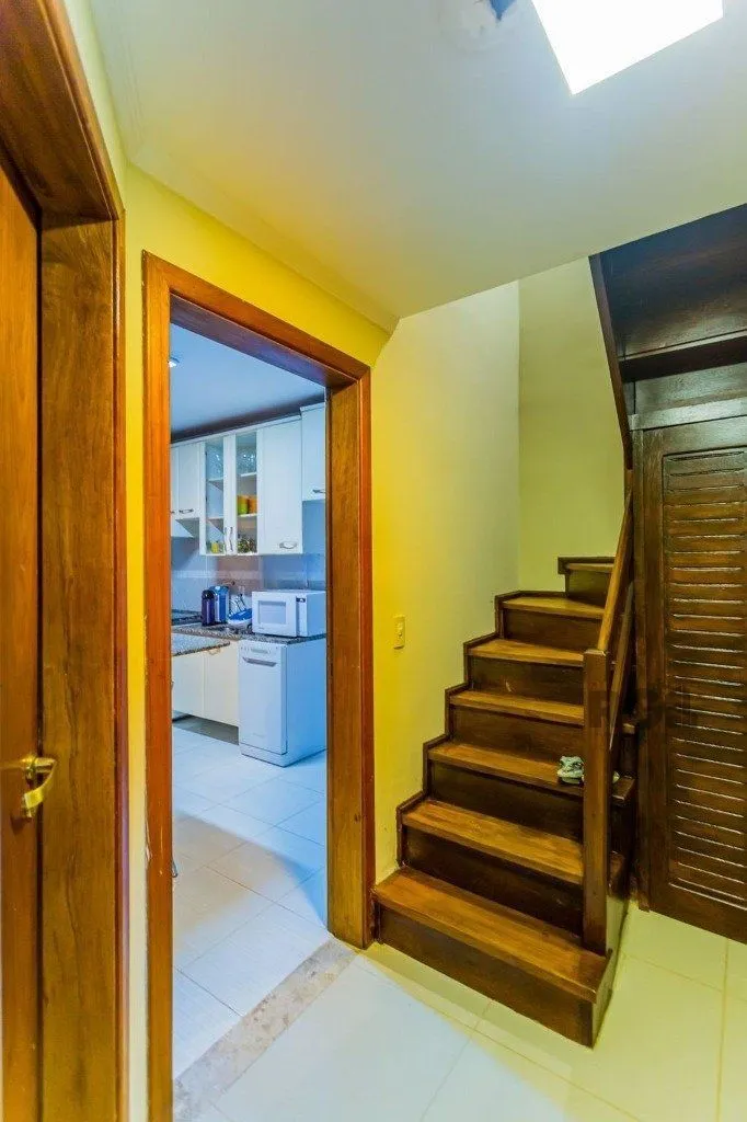 Imagem Casa em condomínio de 155m², 3 dormitórios, 4 vagas no bairro Espírito Santo