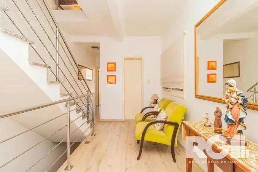 Imagem Casa com piscina, 3 suítes, desocupada, Rua Leite de Castro- Jardim Itu Sabará