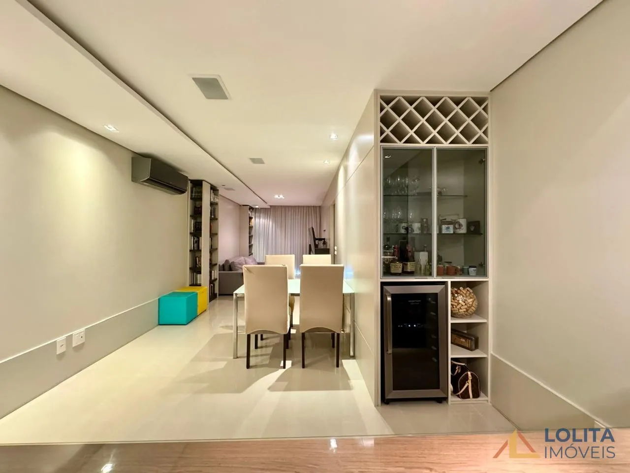 Imagem APARTAMENTO À VENDA NO CENTRO, 3 QUARTOS E 3 VAGAS EM FLORIANÓPOLIS/SC.