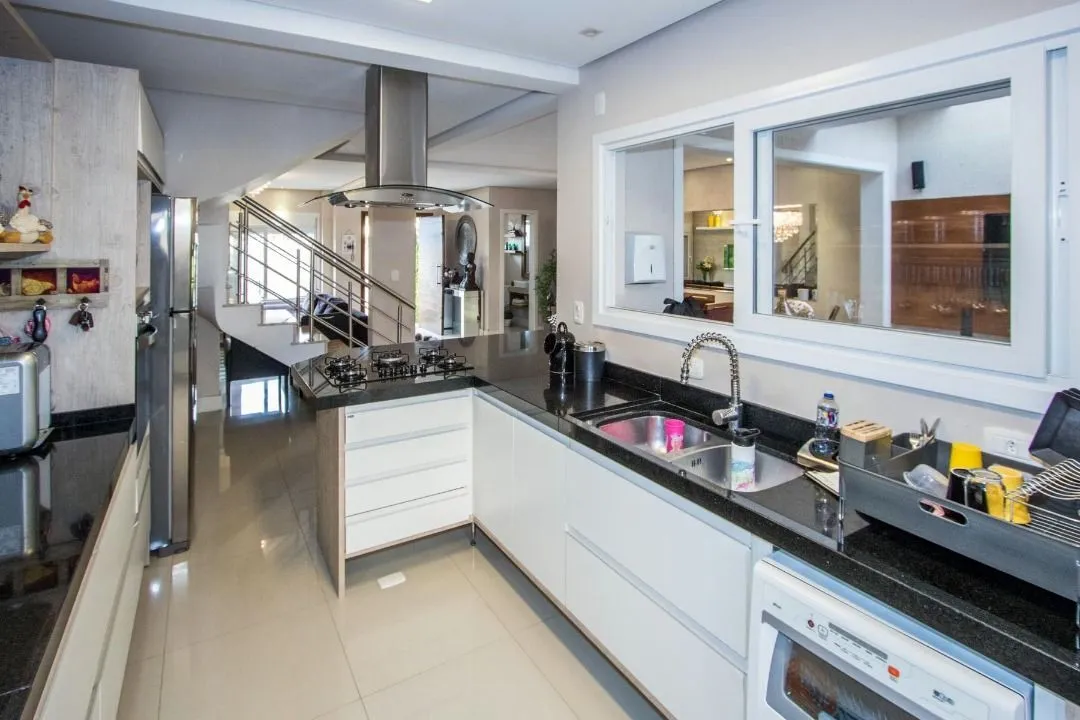 Imagem Casa para Venda - 147.3m², 3 dormitórios, sendo 1 suites, 3 vagas - Guarujá