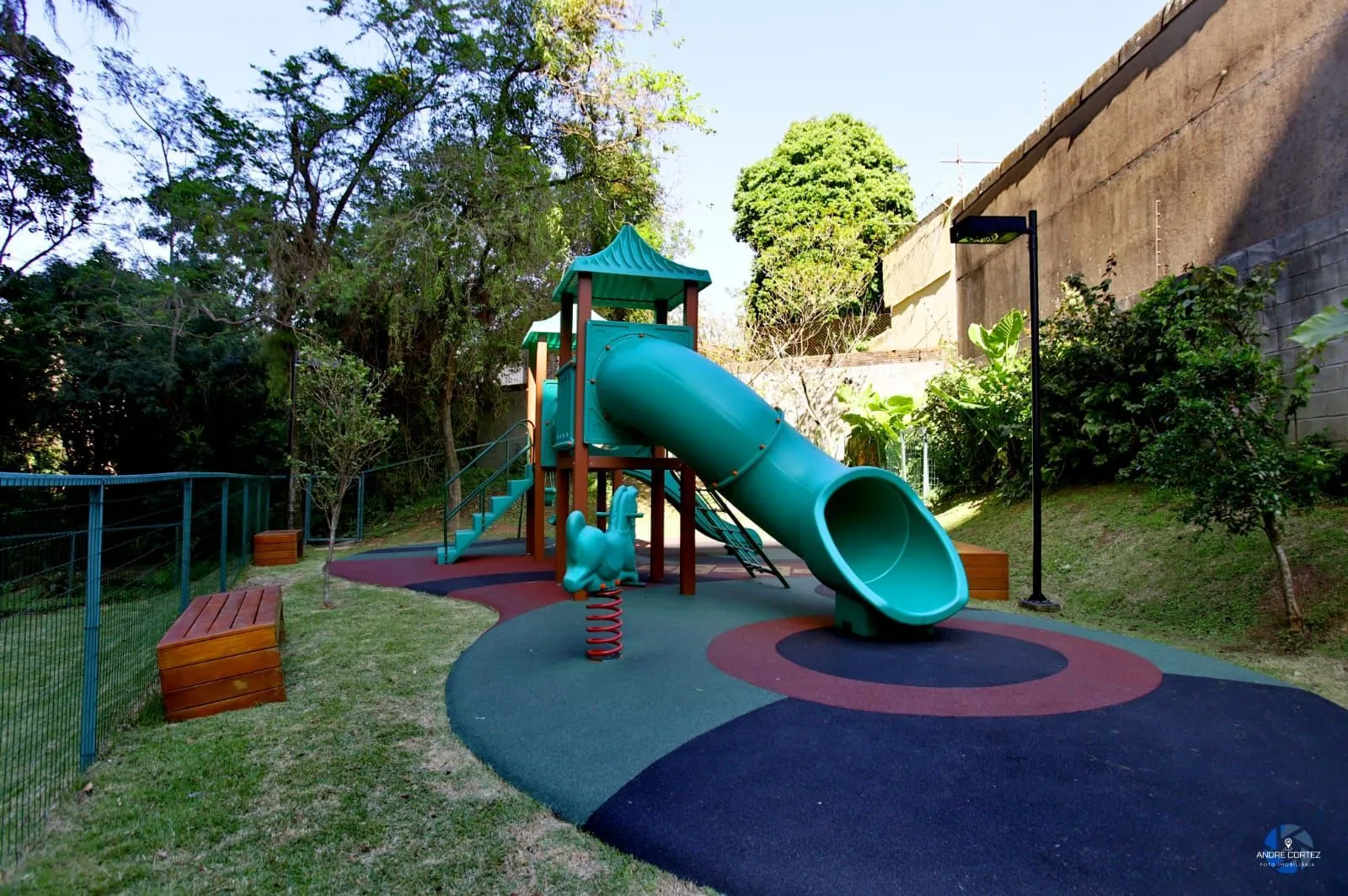 Imagem Apartamento de 02 quartos, , 01 vaga, 01 suítes, Área de serviço em Porto Alegre/RS