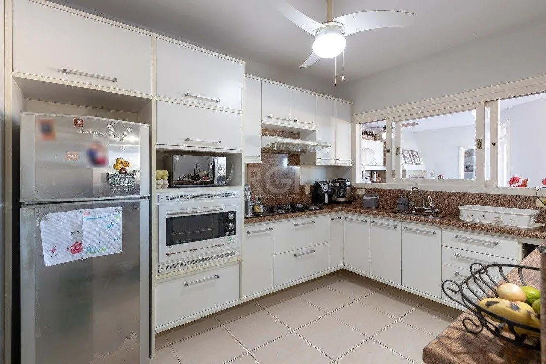 Imagem Casa para Venda com 4 dormitórios no bairro Hípica