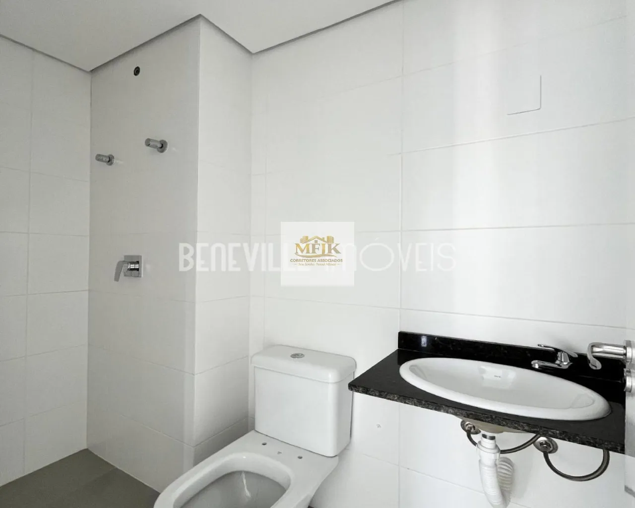 Imagem Apartamento com 2 quartos à venda no Centro de Curitiba