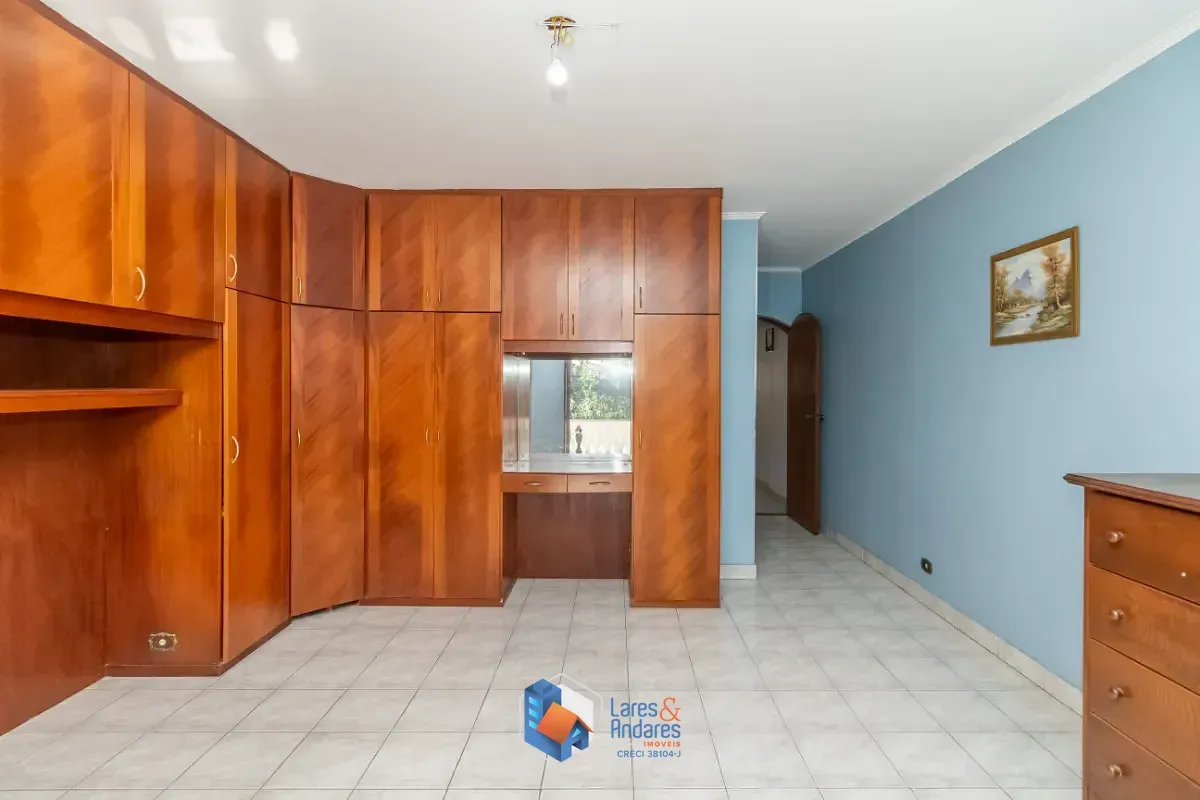 Imagem Sobrado para venda em Jardim Vivan com 3 quartos, sendo 1 suíte, 225m²