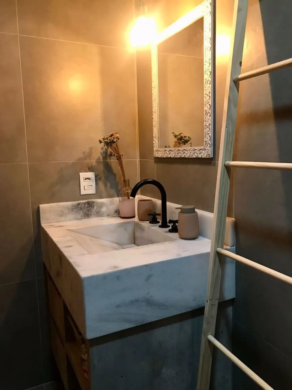 Imagem Apartamento para Venda - 59.91m², 2 dormitórios, sendo 1 suites, 1 vaga - Teresópolis