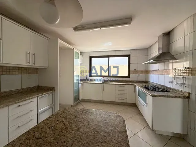 Imagem SOBRADO À VENDA NO CONDOMÍNIO GRANVILLE | 4 SUÍTES | PISCINA | GOIÂNIA