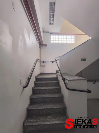Imagem Galpão para locação no bairro Maranhão, São Paulo-SP: 6 salas, 4 banheiros, 1 vaga de garagem e 1.614m² de área.