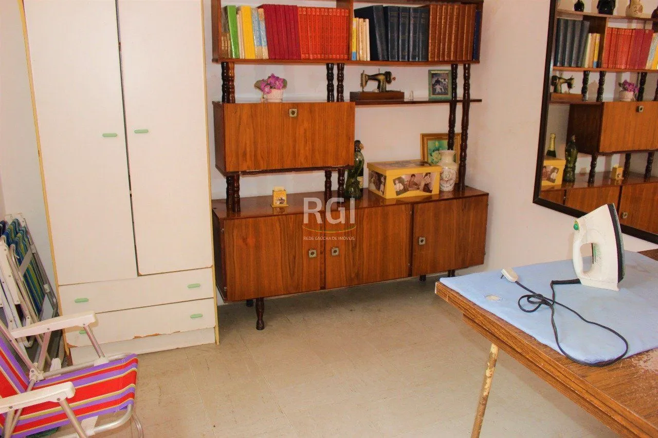Imagem Casa para Venda - 208m², 3 dormitórios, 1 vaga - Partenon