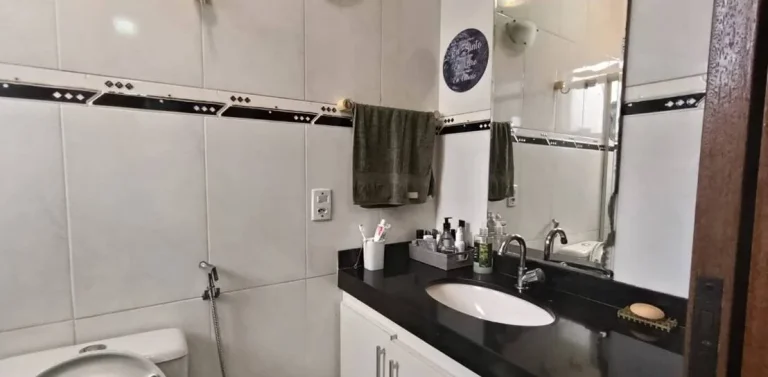 Imagem Cobertura 4 quartos, suíte, 02 vagas, reformada, Bairro Jardim America!!!