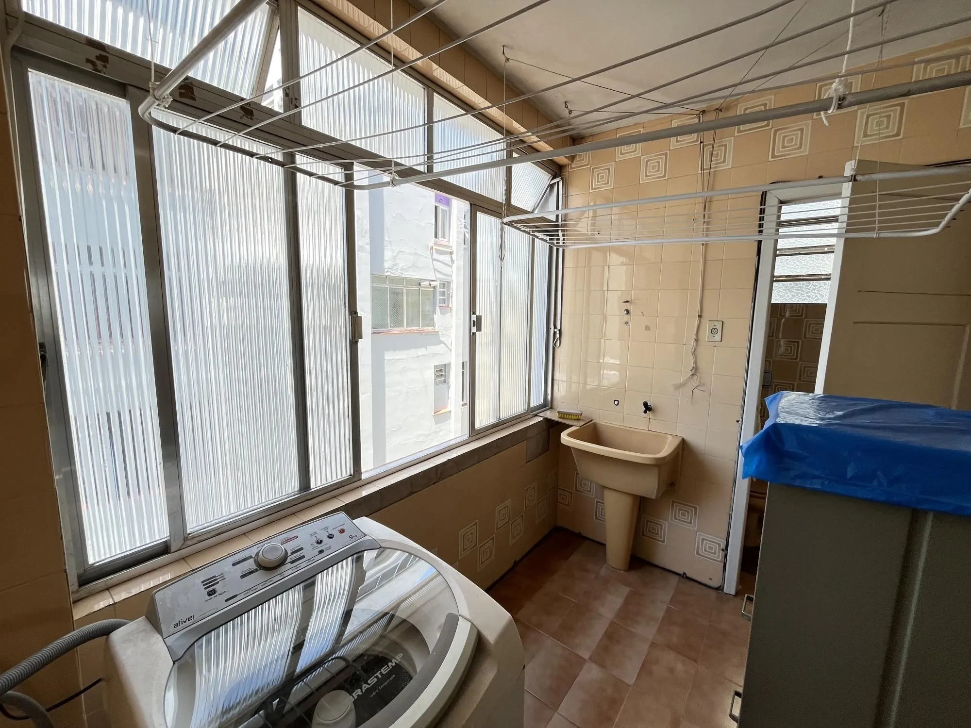 Imagem Apartamento de 3 quartos, suíte e 1 vaga de garagem no bairro Independência POA