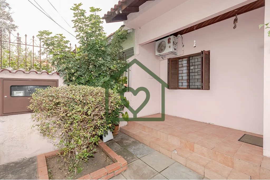 Imagem Casa no bairro Passo D?Areia, Porto Alegre, ideal para quem busca conforto, espaço e estilo. Reform...