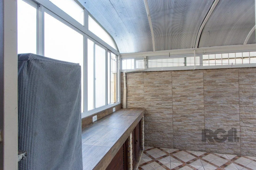 Imagem Apartamento Garden de 3 dormitórios, 1 suite e 1 vaga coberta no bairro Cristal.