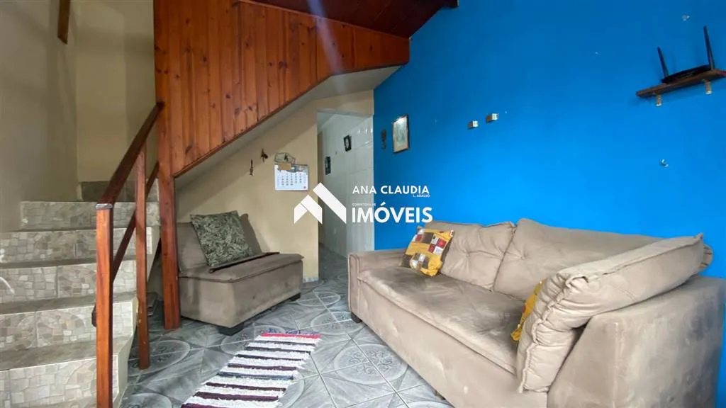 Imagem Casa a venda em Mongaguá litoral de São Paulo, ótima localização próxima a comércios da região casa de praia com jeitinho de interior.