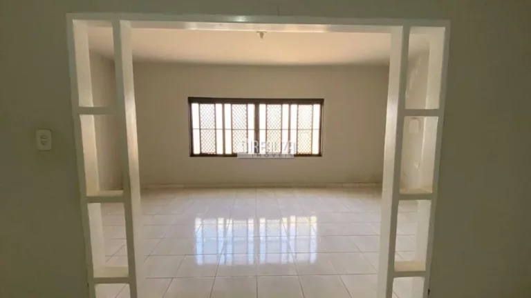 Imagem Casa à venda no bairro São Benedito, Uberaba: 4 dormitórios, 2 suítes, área de lazer