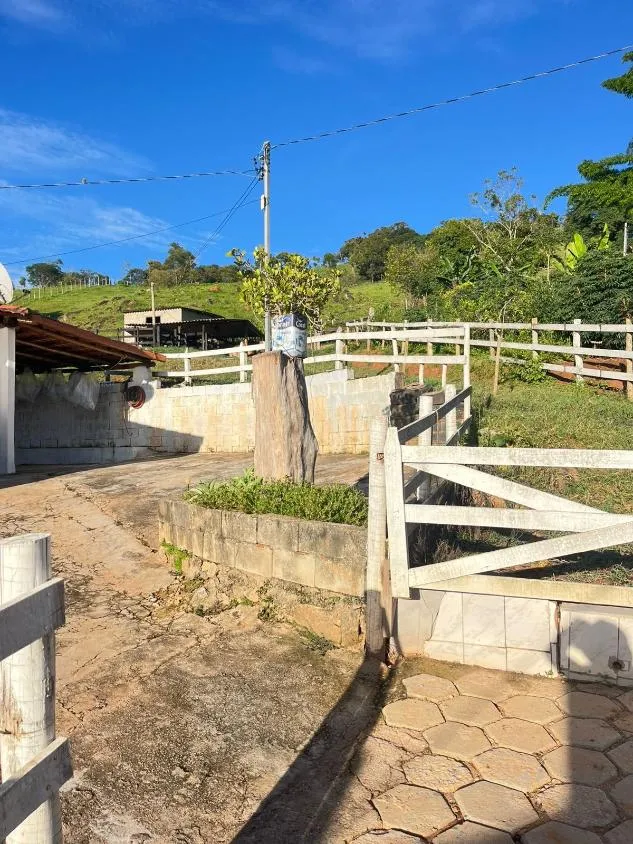 Imagem Vendo um excelente sítio em Crucilândia/MG , área total de 3 hectares (30.000 m²)