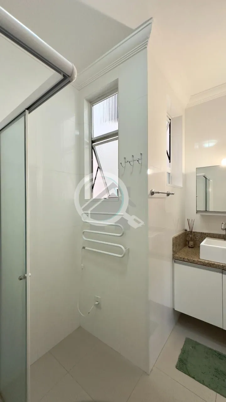 Imagem Apartamento de 80m², 3 dormitórios, sendo 1 com sacada, peças ampla, living para 2 ambientes, coz...