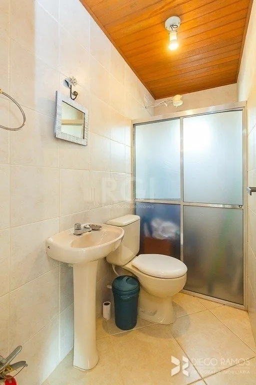 Imagem Casa térrea à venda, com 2 suites, 3 banheiros, edicula, pátio, 2 vagas - Bairro Medianeira