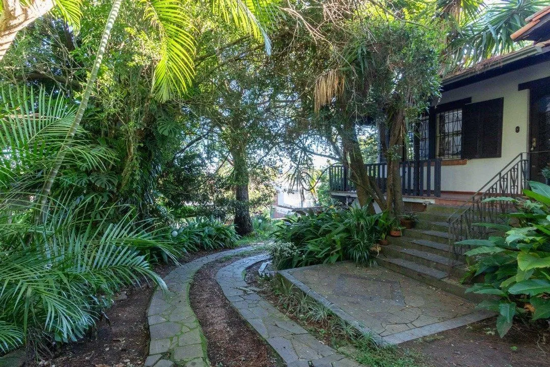 Imagem Casa para Venda - 192m², 4 dormitórios, sendo 3 suites, 4 vagas - Tristeza