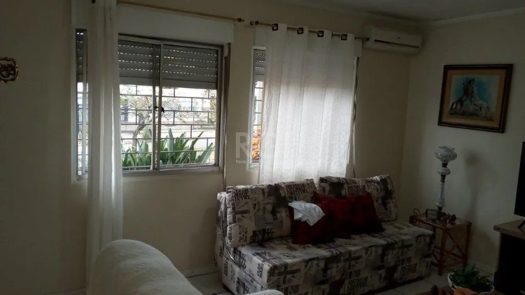 Imagem Casa para Venda - 174m², 3 dormitórios, sendo 1 suites, 3 vagas - Jardim Sabará