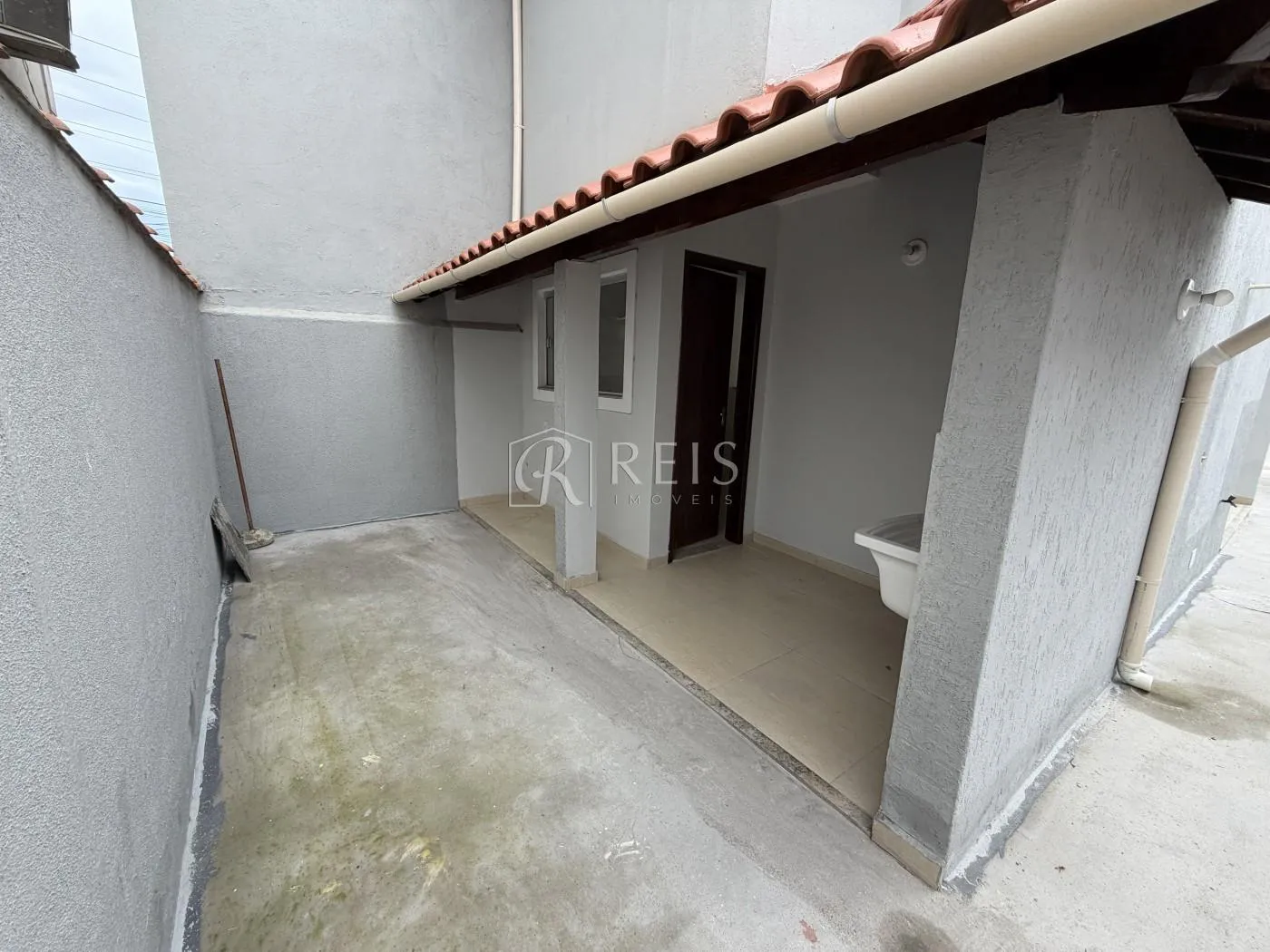 Imagem Casa para Venda em Rio das Ostras, Chácara Mariléa, 2 dormitórios, 2 banheiros, 2 vagas