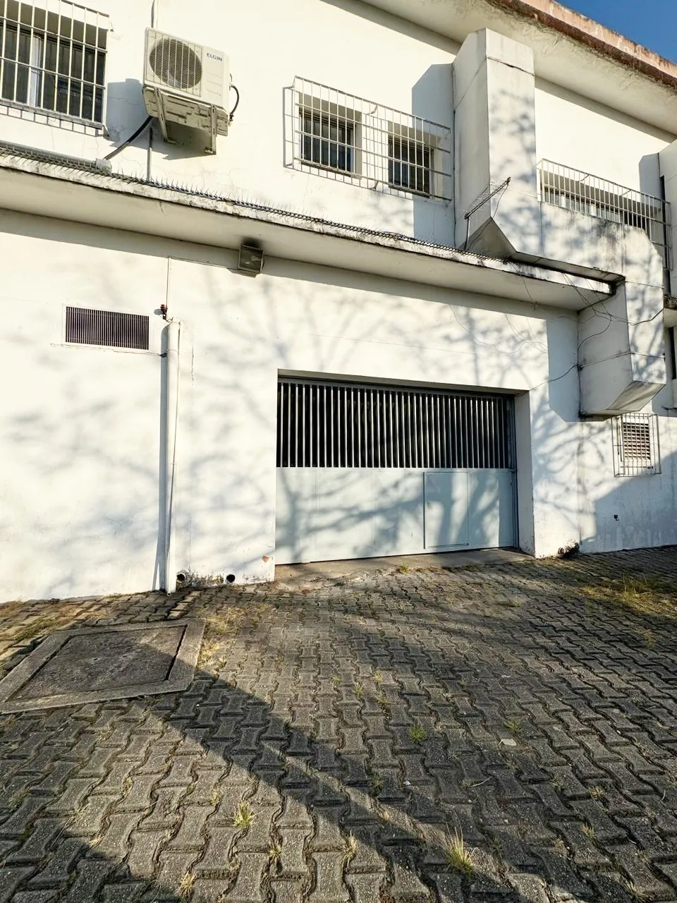 Foto do imóvel ALUGO ESTRATÉGICO PRÉDIO COMERCIAL NO BAIRRO VILA DAS BELEZAS! em Estrada de Itapecerica