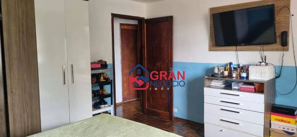 Imagem Casa espaçosa à venda - Novo Mundo Curitiba/PR