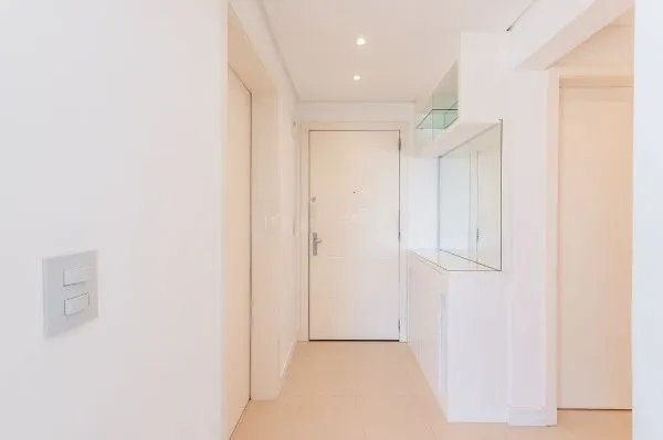 Imagem Vende-se apartamento com 2 quartos (1 suíte), 74m² e 2 vagas - Petrópolis