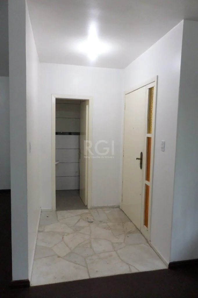 Imagem Casa no bairro Jardim Botânico de 3 dormitórios e 2 vagas