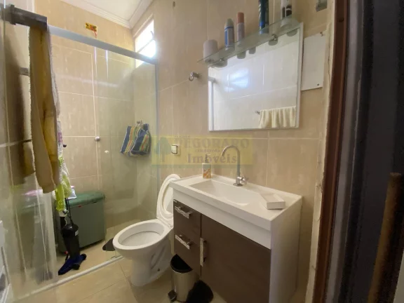 Imagem Oportunidade Única para Seu Negócio: 7 Apartamentos Comerciais com 16 Quartos, 7 Salas, e Piscina!