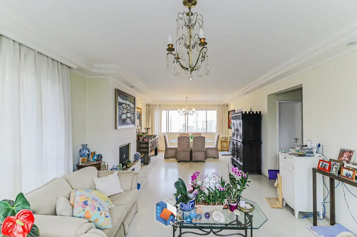 Imagem Apartamento para venda em Vila Suzana com 4 quartos, sendo 1 suíte, 185m²