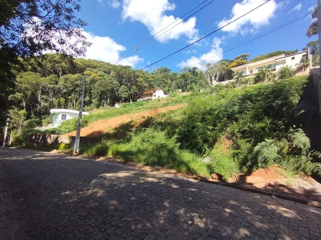 Foto do imóvel Terreno em Condomínio para Venda em Teresópolis / RJ em Rua Ministro Renault Leite