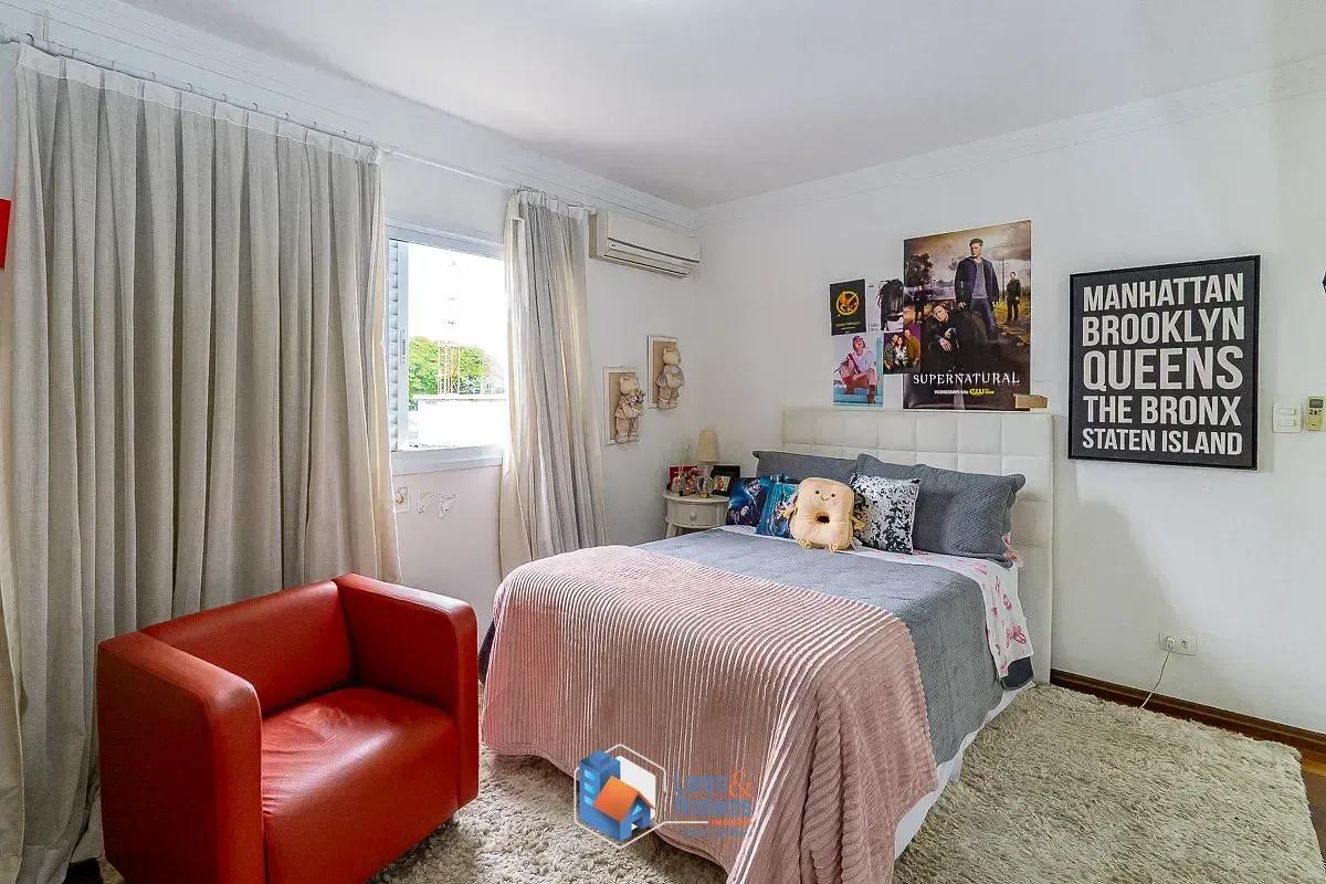Imagem Casa em condomínio para venda em Planalto Paulista com 4 quartos, sendo 4 suítes, 390m²