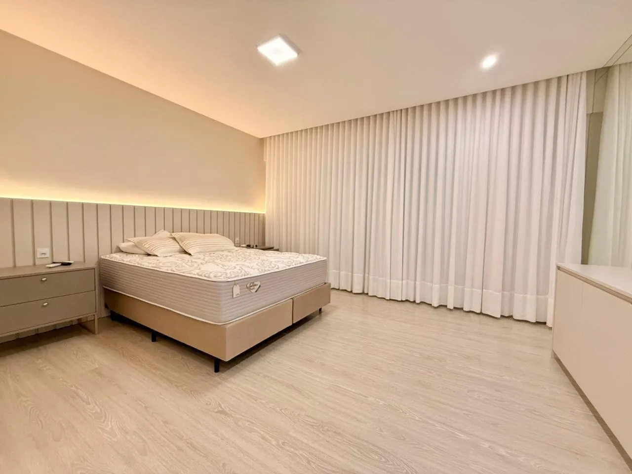 Imagem Apartamento com vista para o mar à venda com 179.5m2 por R$ 4.850.000,00