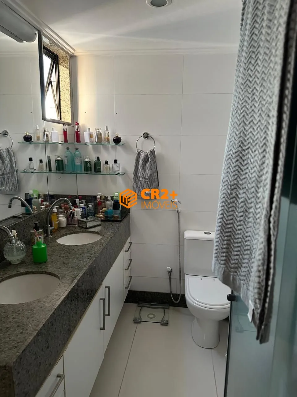 Imagem Apartamento a Venda com 03 quartos 02 suítes na TAMARINEIRA-115m² em Recife