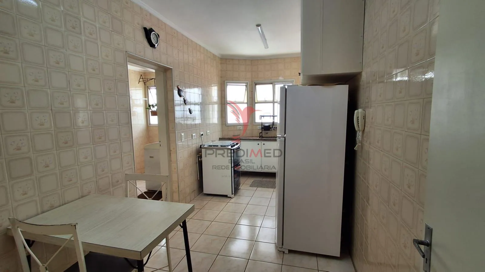 Imagem Vendo Apartamento Espaçoso na Vila Monteiro com 2 banheiros e garagem coberta