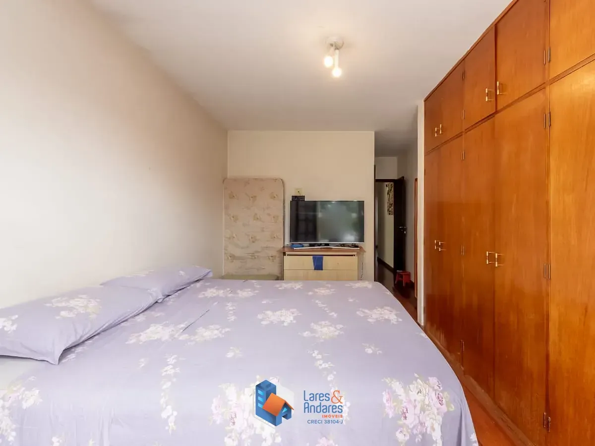 Imagem Casa para venda em Vila Marari com 3 quartos, sendo 2 suítes, 180m²
