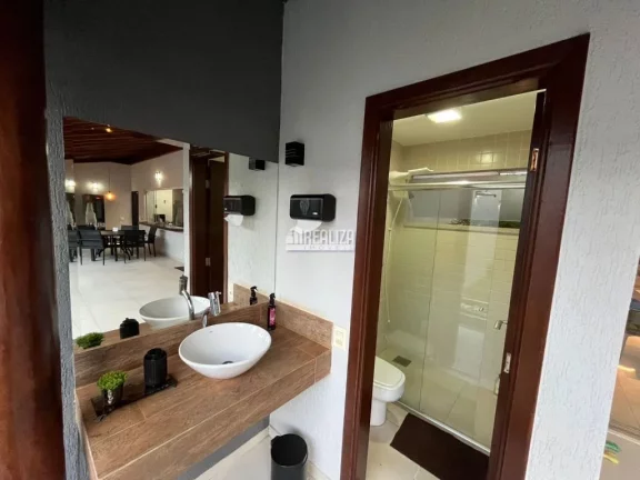 Imagem Casa com 3 suítes à Venda no Jardim do Lago, Uberaba
