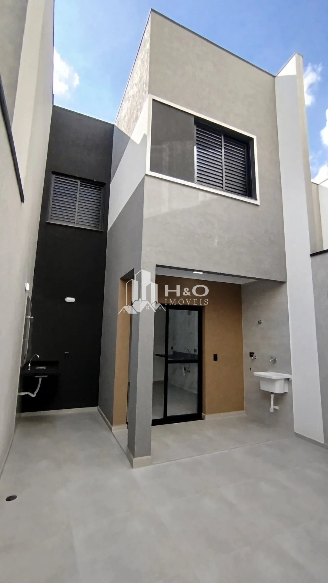 Imagem Oportunidade, Lindo Sobrado Frontal à Venda no Jardim Brasília - 123m² de Área Útil!