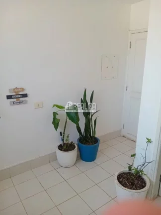Imagem Apartamento com 3 Dormitórios e Móveis Planejados no Condomínio Edificio Rossana, em Uberaba