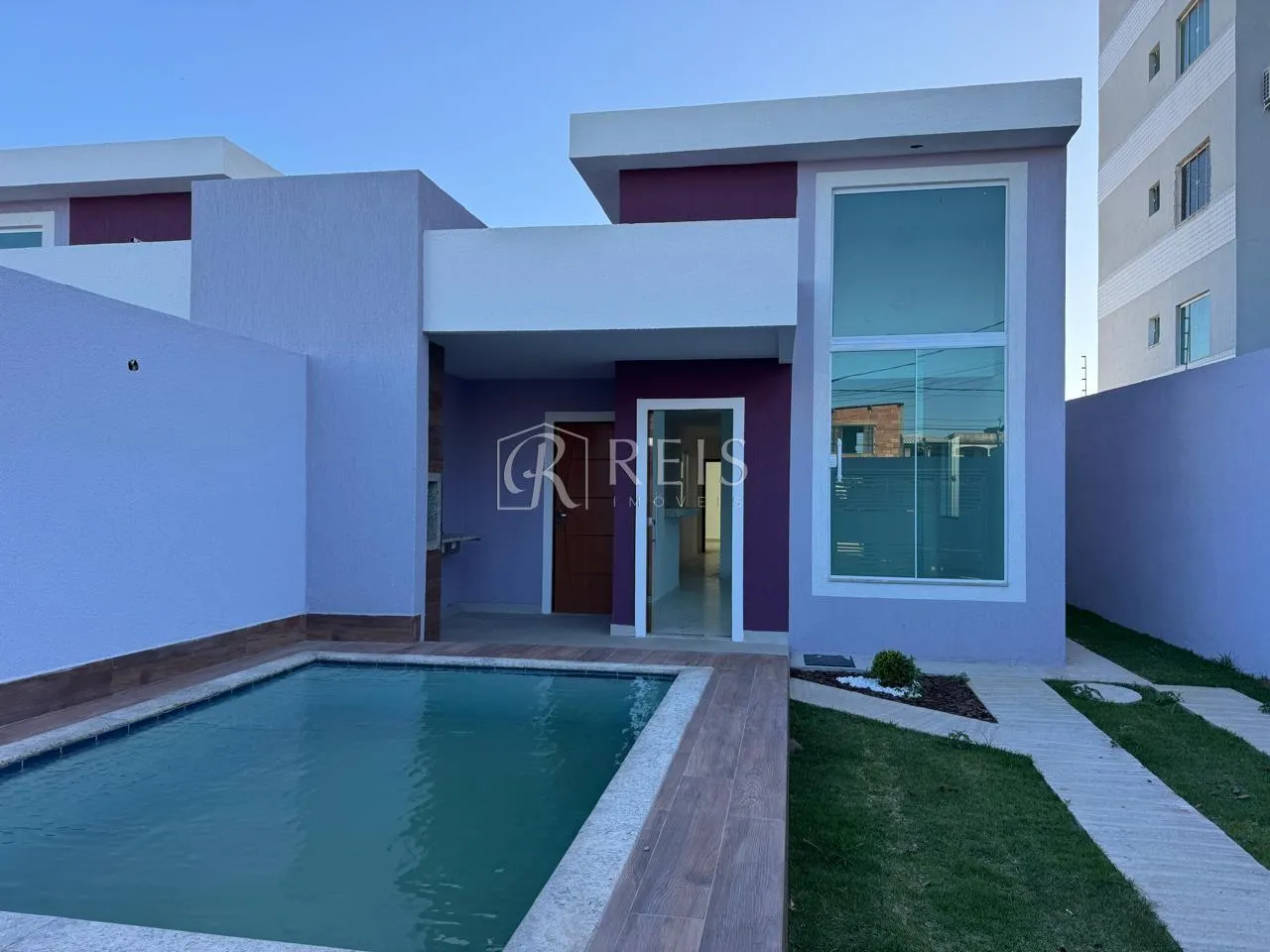 Imagem Casa para Venda em Rio das Ostras, Village Rio das Ostras, 3 dormitórios, 1 suíte, 2 banheiros, 2 vagas