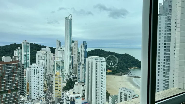 Imagem Apartamento com 4 dormitórios à venda sendo 4 suítes, 228.62 m² por - R$ 6.000.000,00 - Pioneiros - Bal. Camboriú/SC