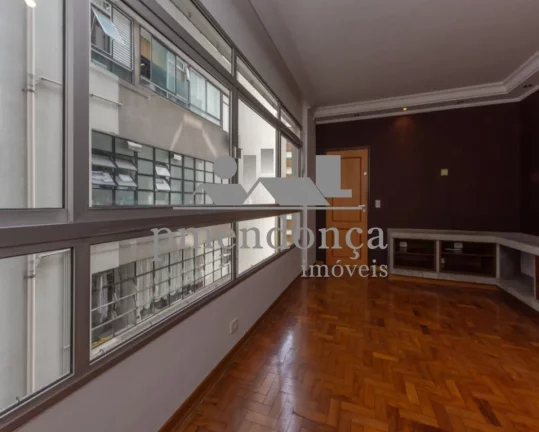 Imagem Apartamento Higienópolis com 130m² reformado, 3 quartos ( 1 suíte ) e 1 vaga.